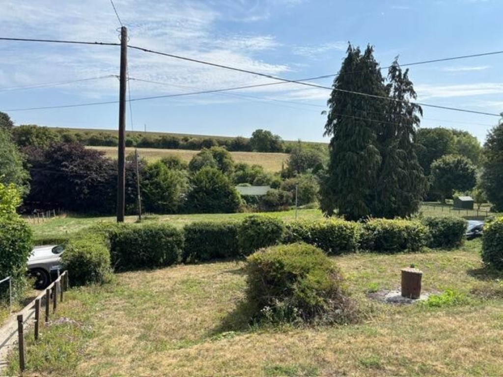 Lot: 7 - DETACHED BUNGALOW ON A PLOT WITH POTENTIAL - View from the front of the property